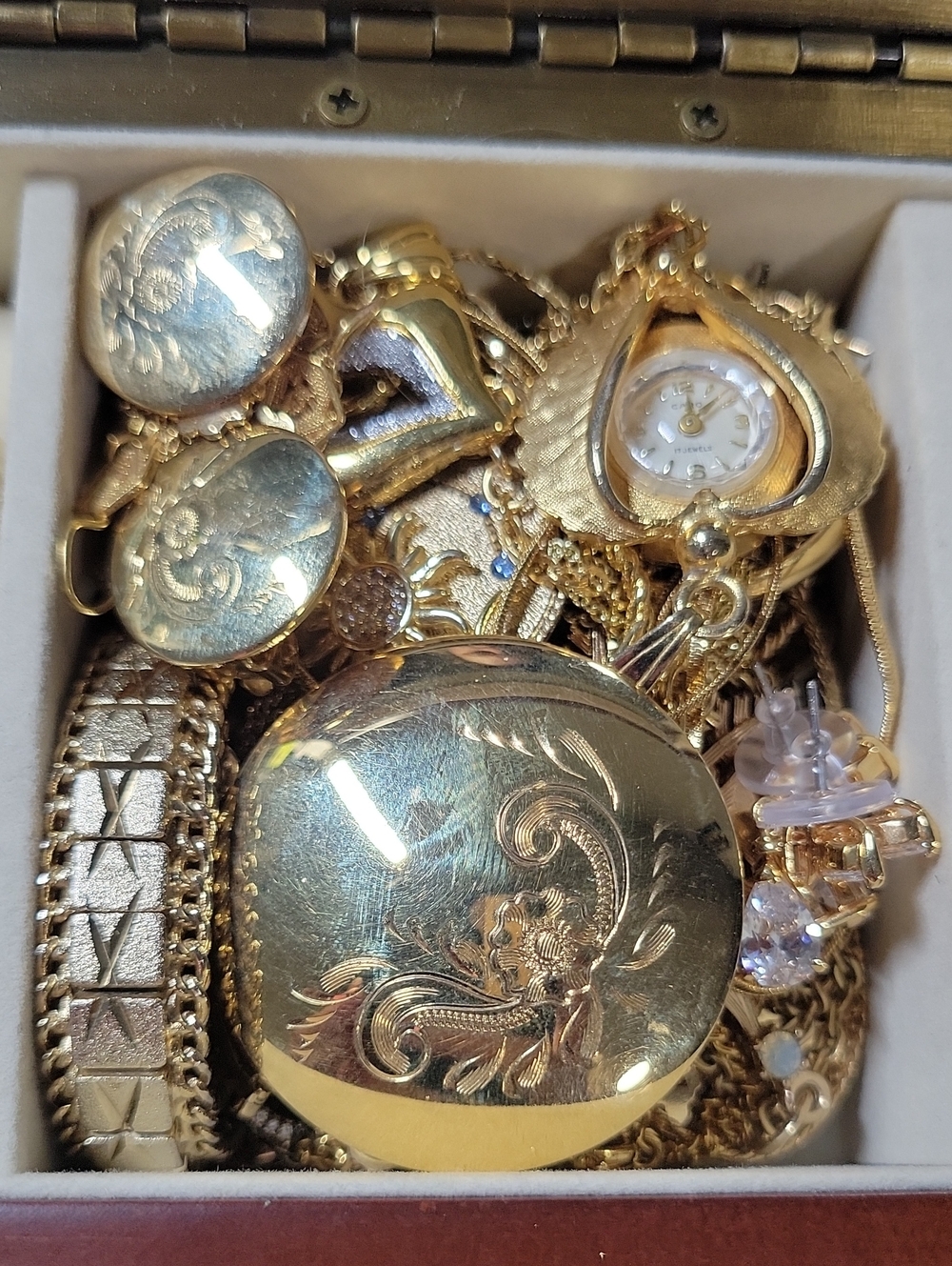 Gold-Tone Women's Jewelry Lot